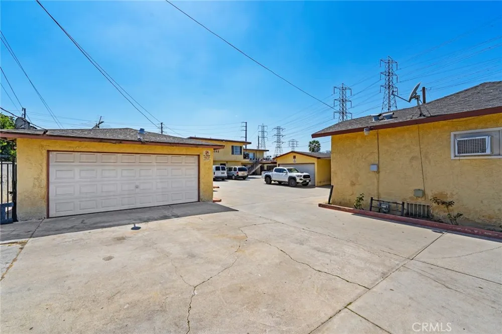 6260 Ferguson Commerce, CA 90022