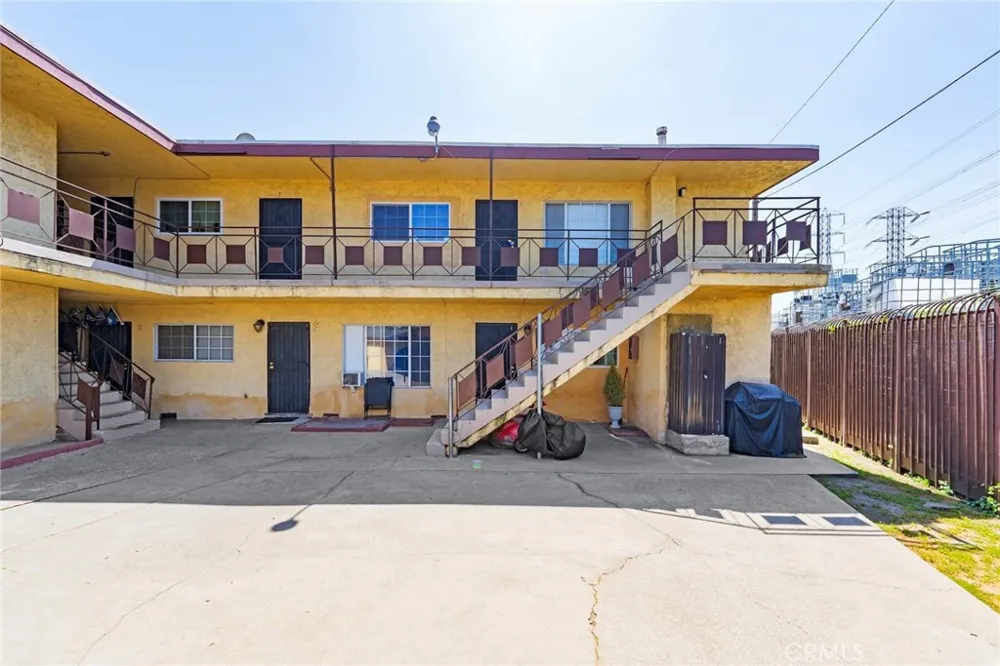 6260 Ferguson Commerce, CA 90022