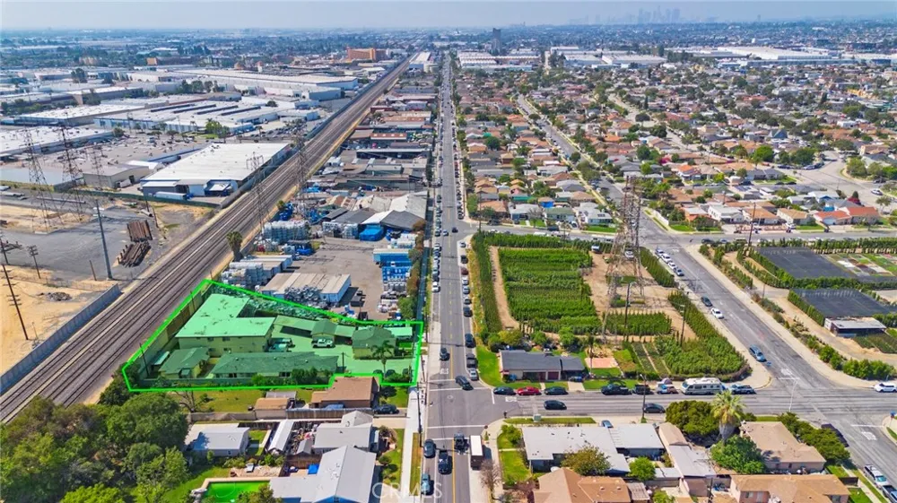 6260 Ferguson Commerce, CA 90022