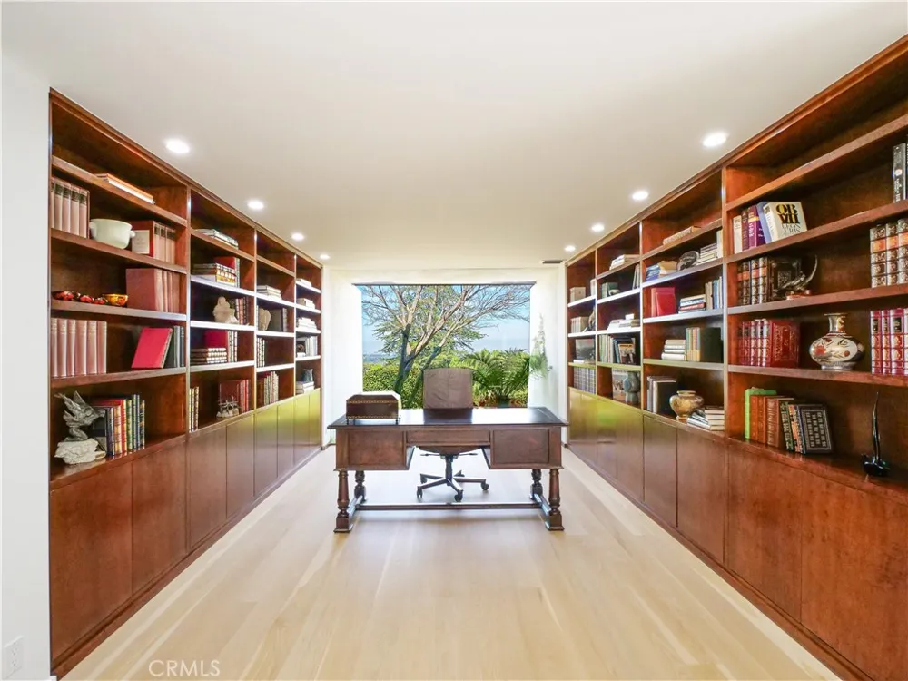 57 Saddleback Rolling Hills, CA 90274