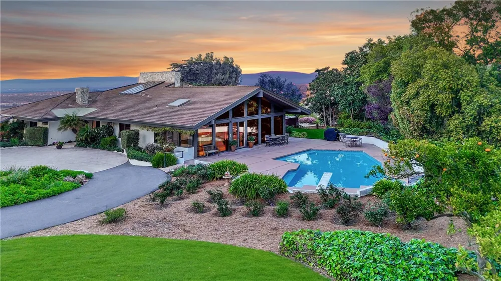 57 Saddleback Rolling Hills, CA 90274