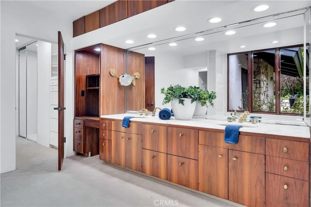 57 Saddleback Rolling Hills, CA 90274