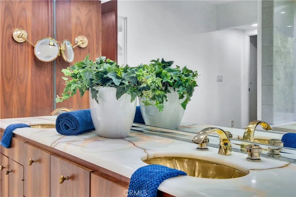 57 Saddleback Rolling Hills, CA 90274