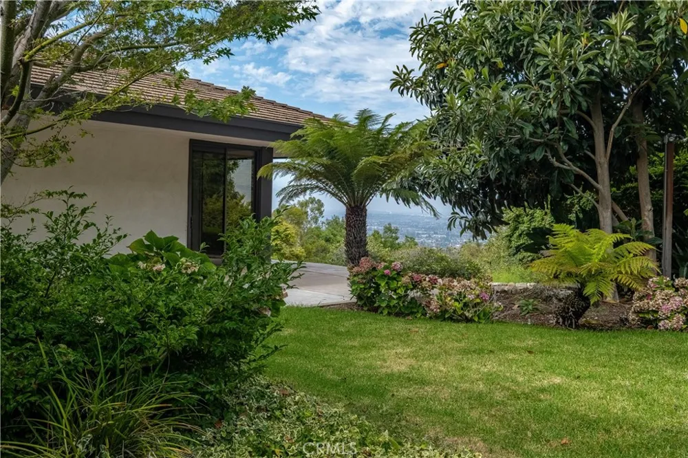 57 Saddleback Rolling Hills, CA 90274