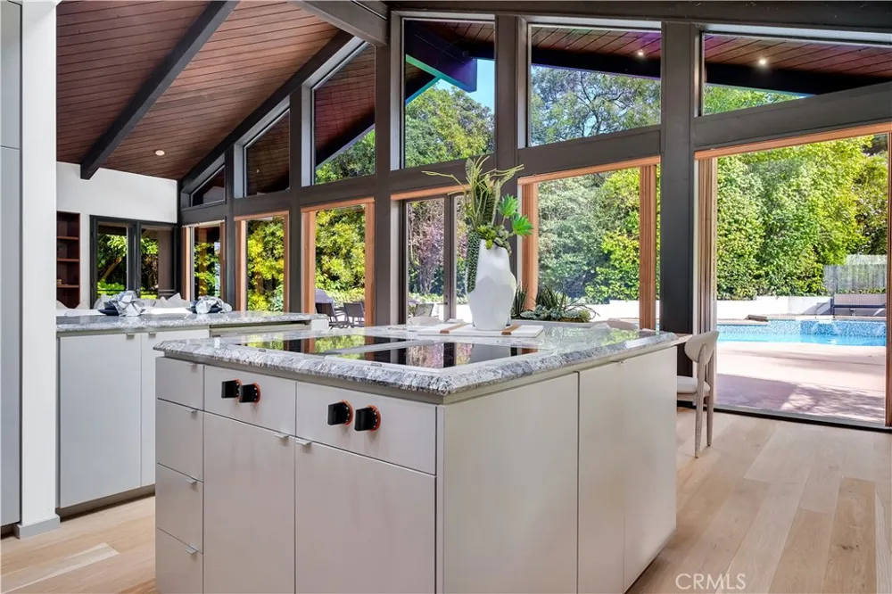 57 Saddleback Rolling Hills, CA 90274