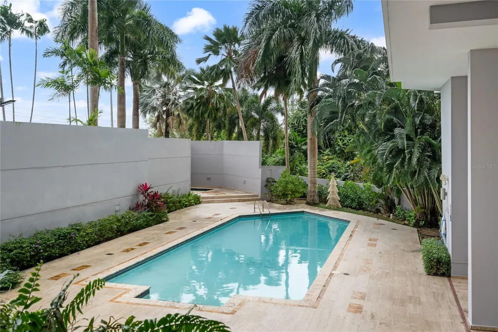 . 833 STREET #1603 Guaynabo, PR 00969