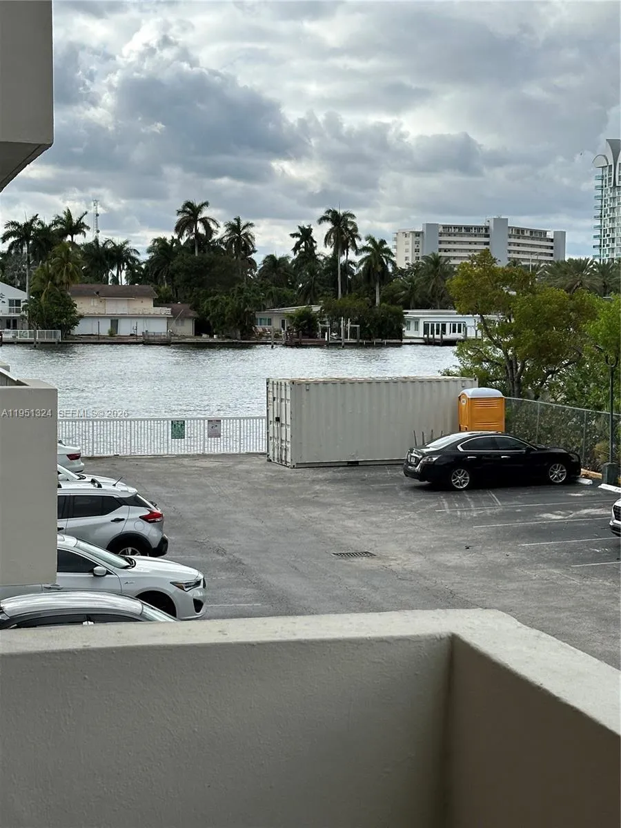 1455 Treasure Dr #2C North Bay Village, FL 33141