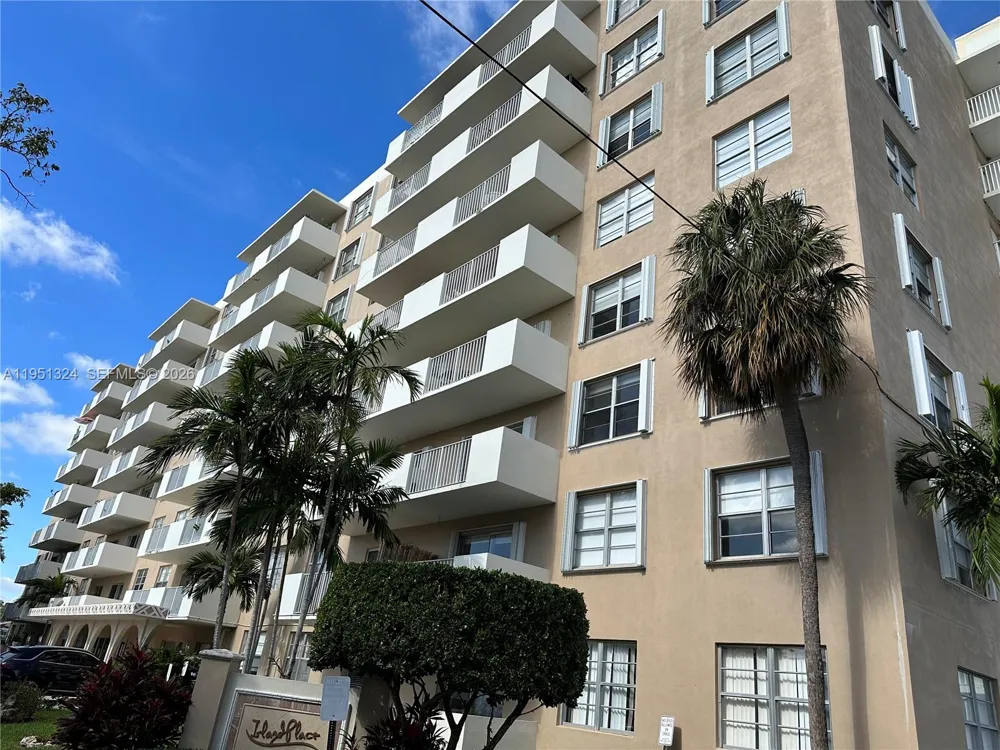 1455 Treasure Dr #2C North Bay Village, FL 33141