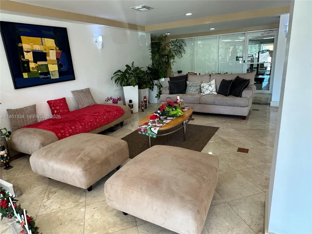 1455 Treasure Dr #2C North Bay Village, FL 33141