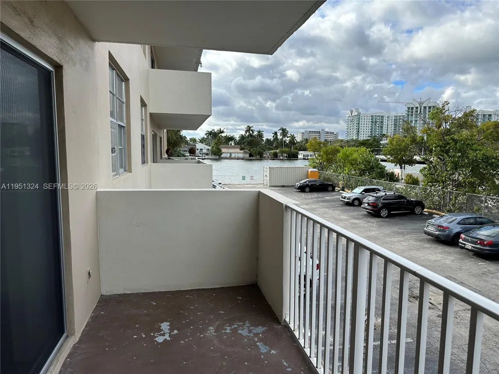 1455 Treasure Dr #2C North Bay Village, FL 33141