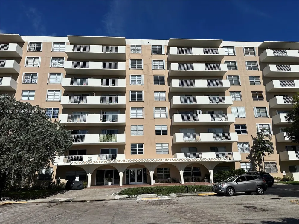 1455 Treasure Dr #2C North Bay Village, FL 33141