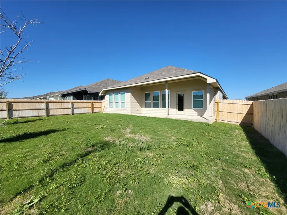 1233 Fox Wing Way New Braunfels, TX 78132