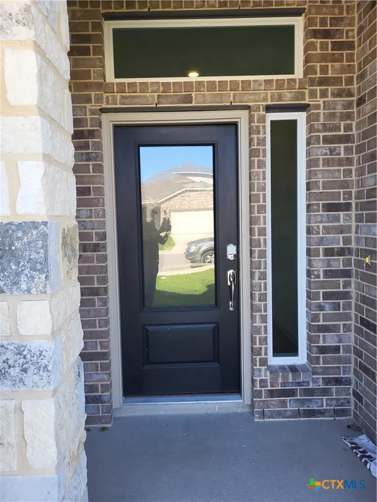 1233 Fox Wing Way New Braunfels, TX 78132