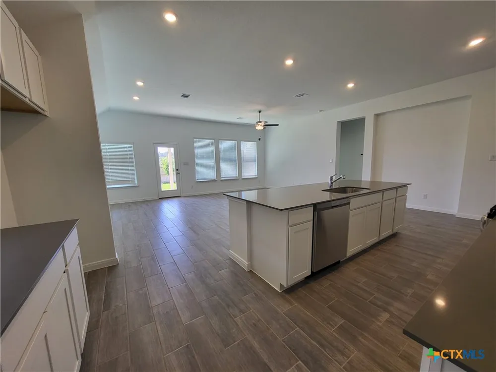 1233 Fox Wing Way New Braunfels, TX 78132