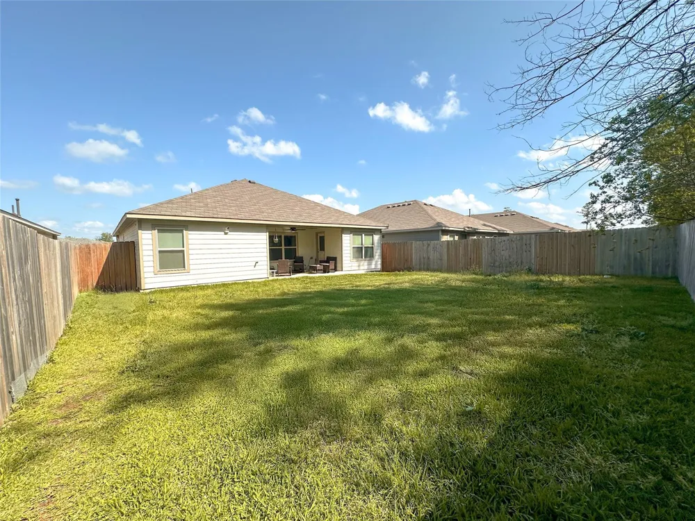 9961 Spring Creek Road Cleveland, TX 77327