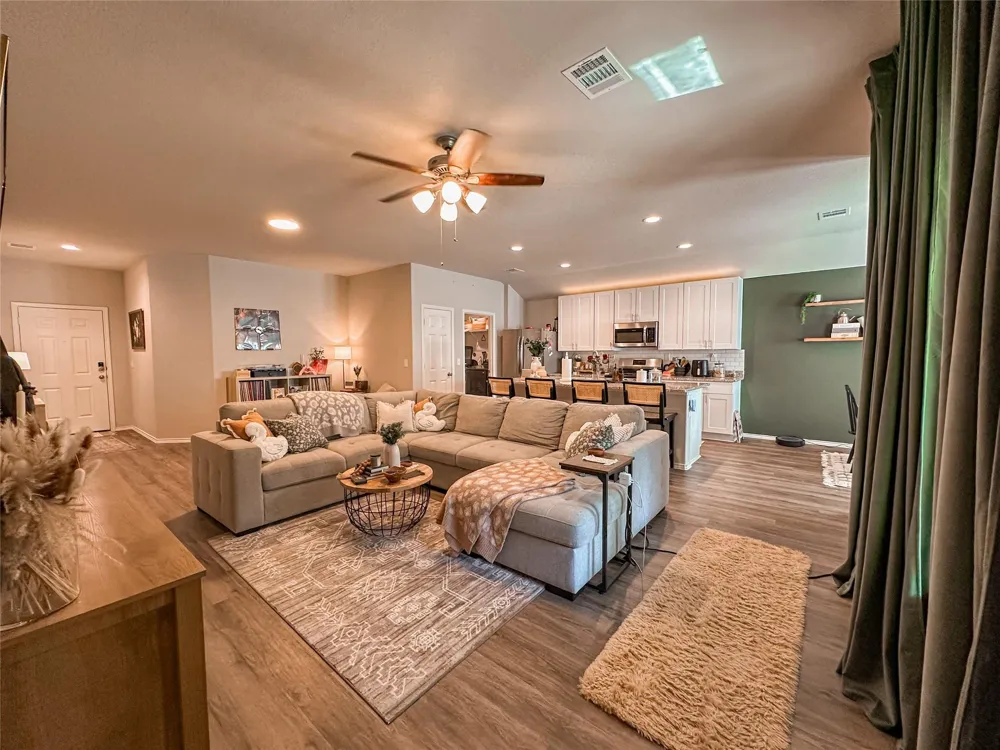 9961 Spring Creek Road Cleveland, TX 77327