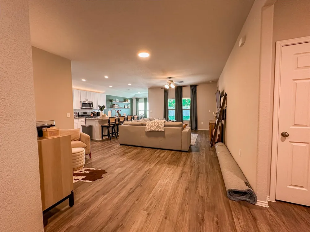 9961 Spring Creek Road Cleveland, TX 77327