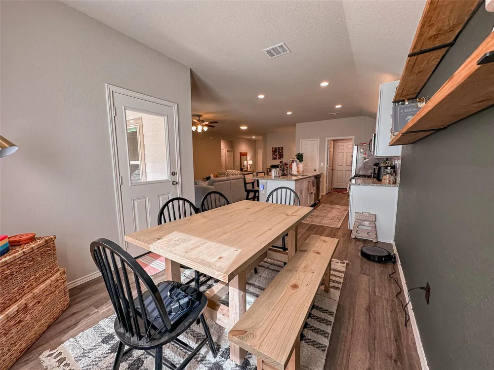 9961 Spring Creek Road Cleveland, TX 77327