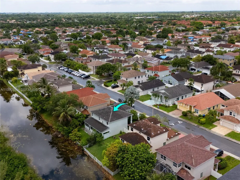 1764 NW 166th Ave Pembroke Pines, FL 33028