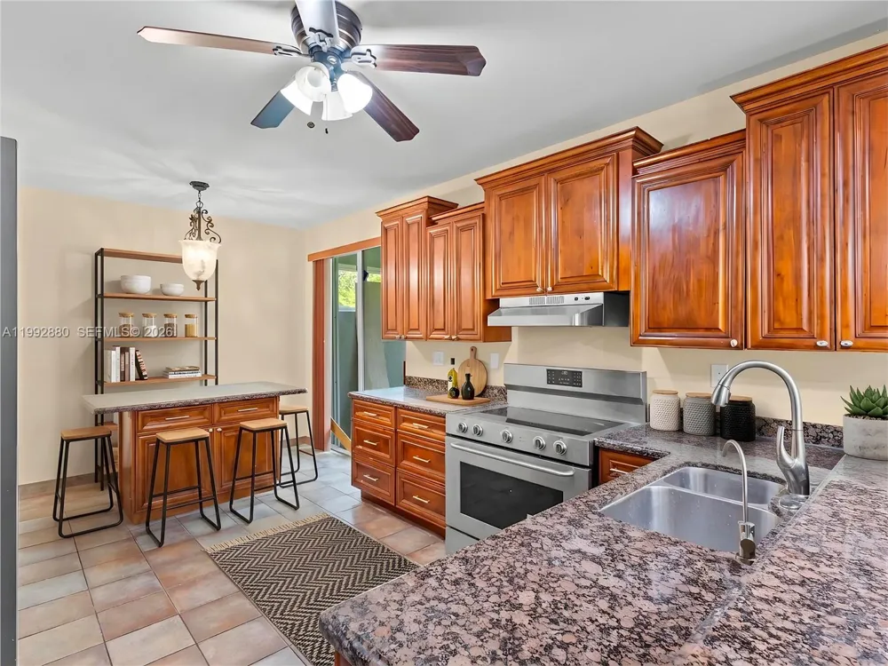 1764 NW 166th Ave Pembroke Pines, FL 33028