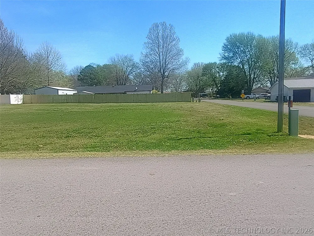 15 2nd Street Warner, OK 74469