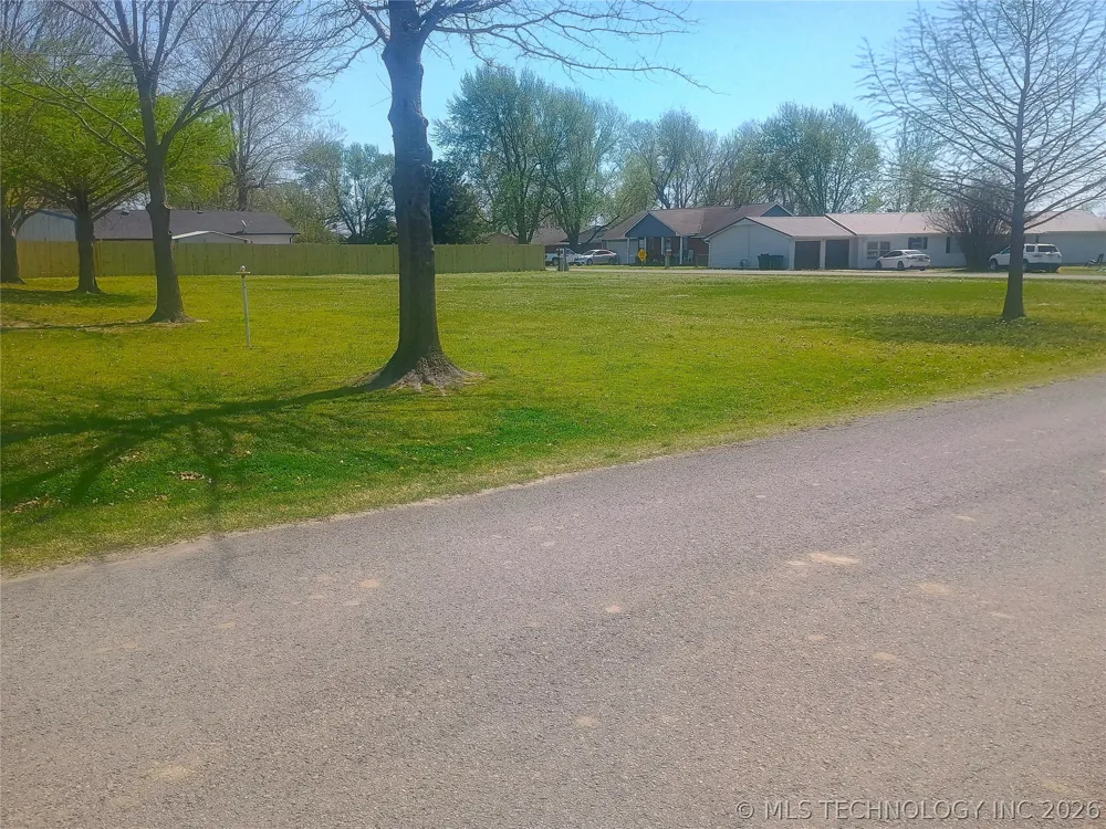 15 2nd Street Warner, OK 74469