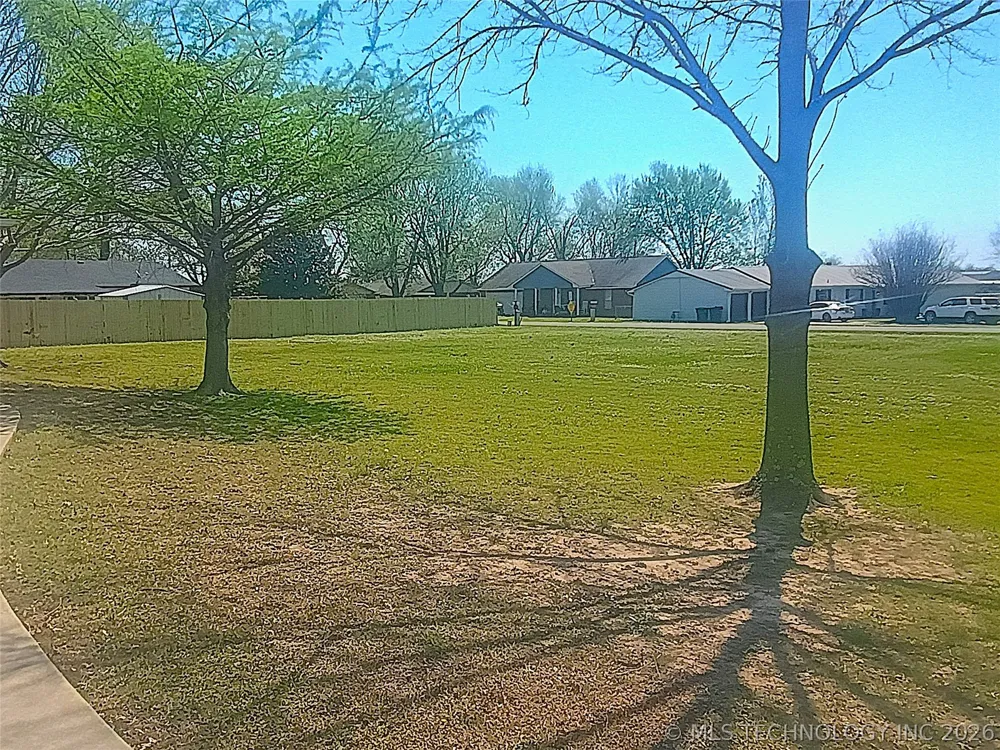 15 2nd Street Warner, OK 74469