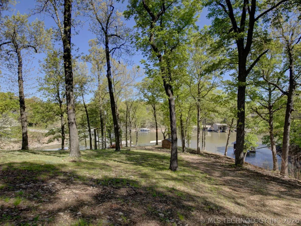 2 E 317th Road Afton, OK 74331