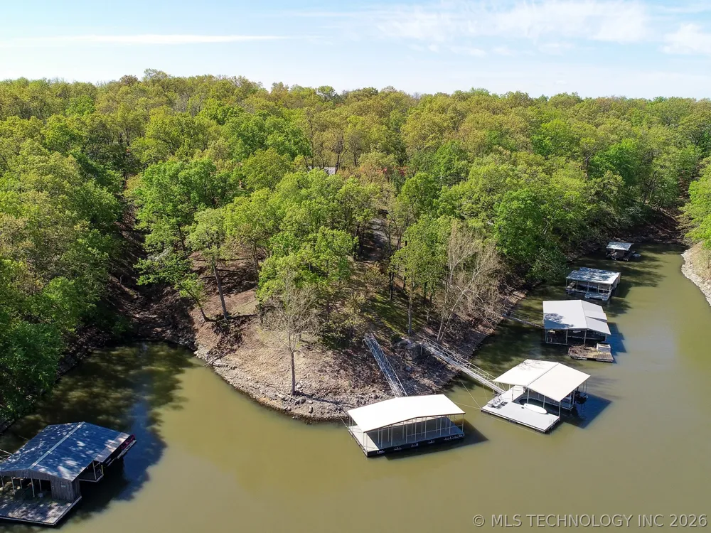 2 E 317th Road Afton, OK 74331