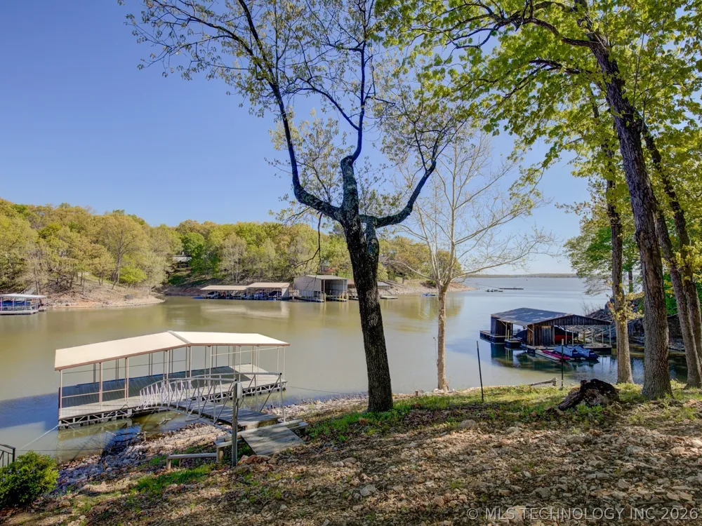 2 E 317th Road Afton, OK 74331