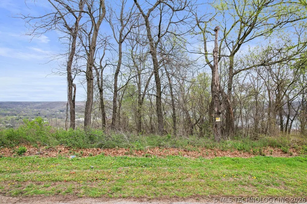 341 E 437 ROAD Spavinaw, OK 74366