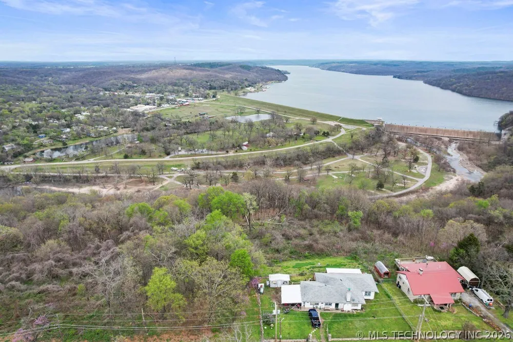 341 E 437 ROAD Spavinaw, OK 74366