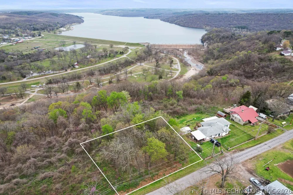 341 E 437 ROAD Spavinaw, OK 74366