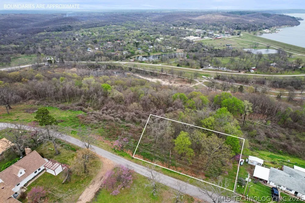 341 E 437 ROAD Spavinaw, OK 74366