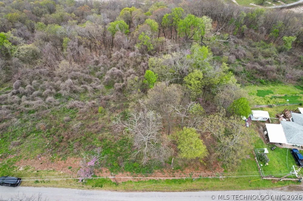 341 E 437 ROAD Spavinaw, OK 74366