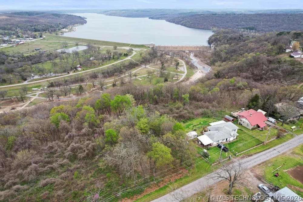 341 E 437 ROAD Spavinaw, OK 74366