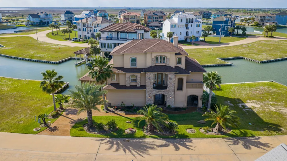 8 Loggerhead Hitchcock, TX 77563
