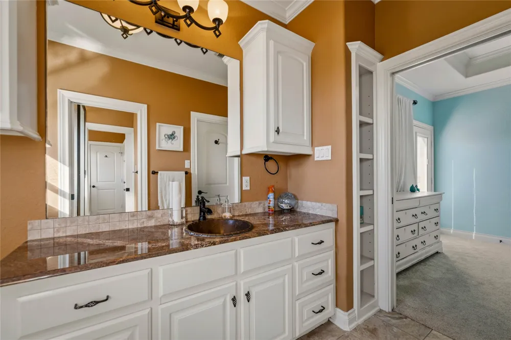 8 Loggerhead Hitchcock, TX 77563