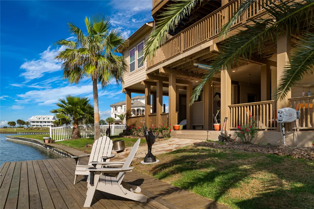 8 Loggerhead Hitchcock, TX 77563