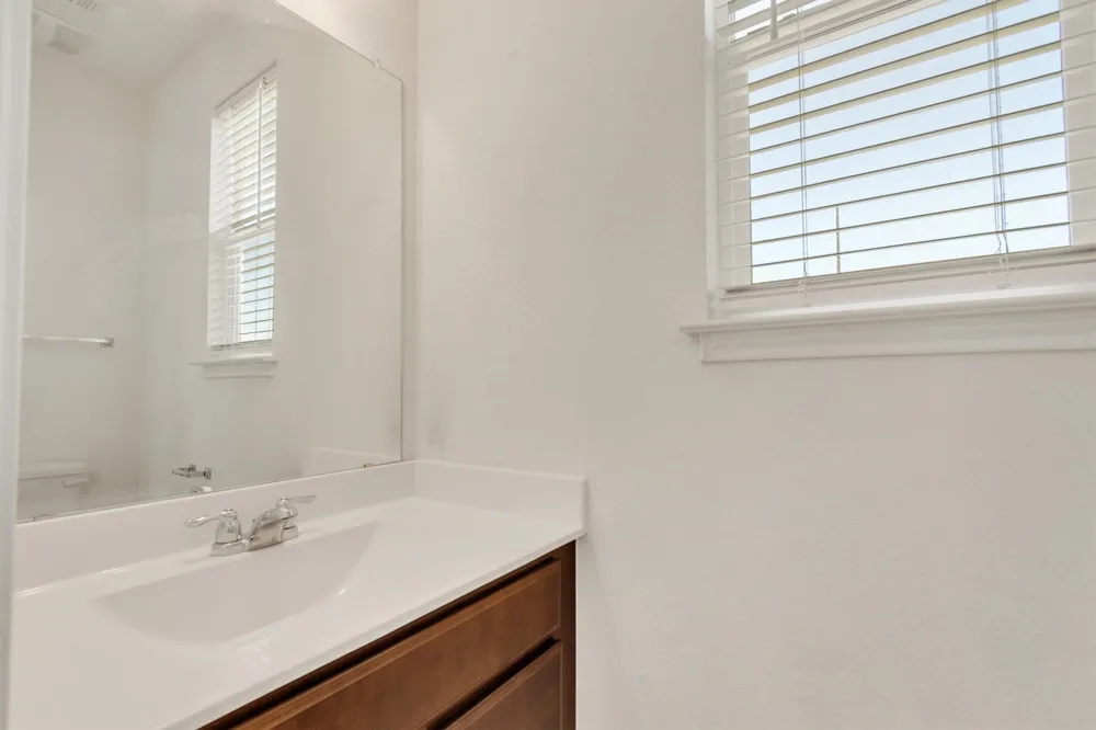 401 Briarfield Drive Seguin, TX 78155