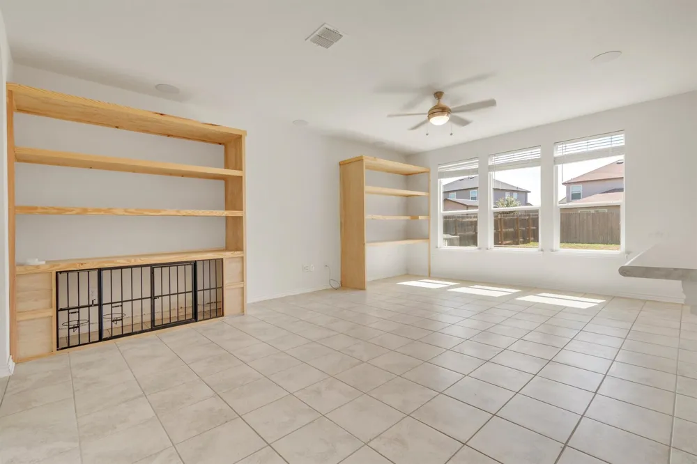 401 Briarfield Drive Seguin, TX 78155