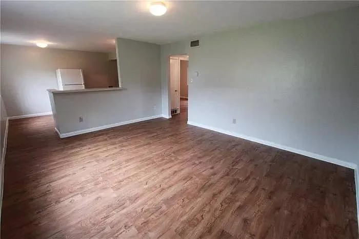 7206 Twin Crest Drive #102 Austin, TX 78752
