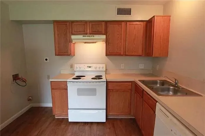 7206 Twin Crest Drive #102 Austin, TX 78752