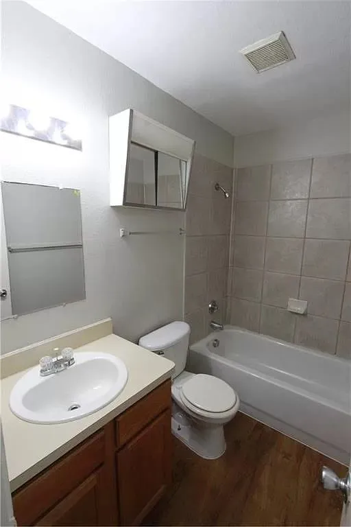 7206 Twin Crest Drive #102 Austin, TX 78752