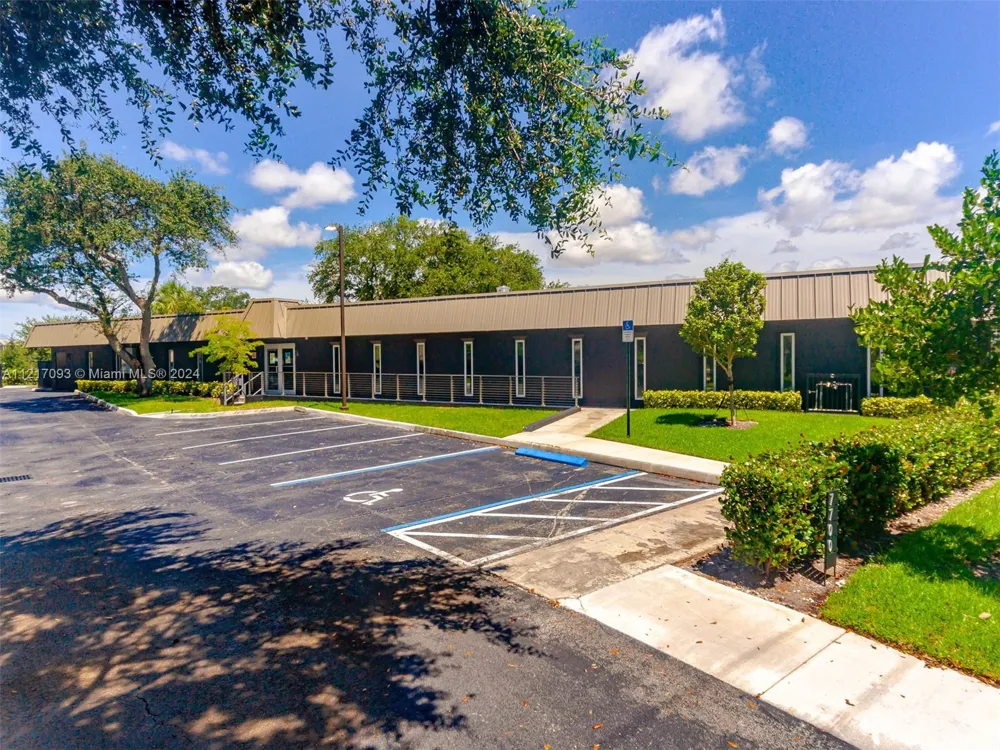 7700 Davie Road Ext Hollywood, FL 33024