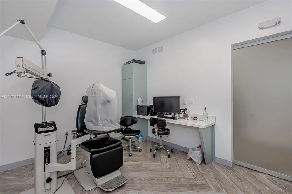 7700 Davie Road Ext Hollywood, FL 33024