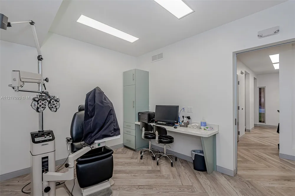 7700 Davie Road Ext Hollywood, FL 33024