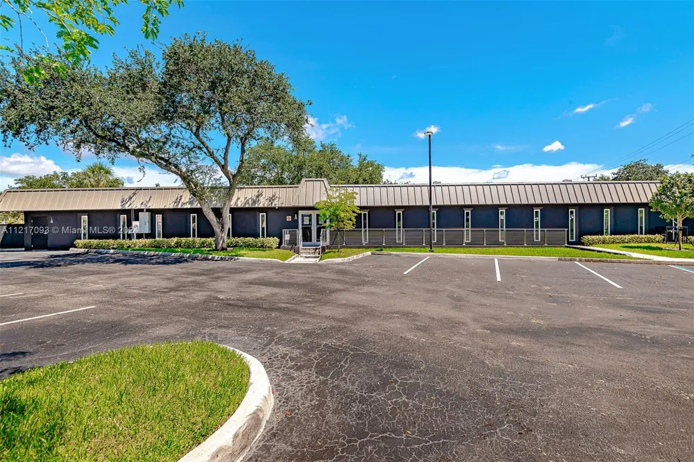 7700 Davie Road Ext Hollywood, FL 33024