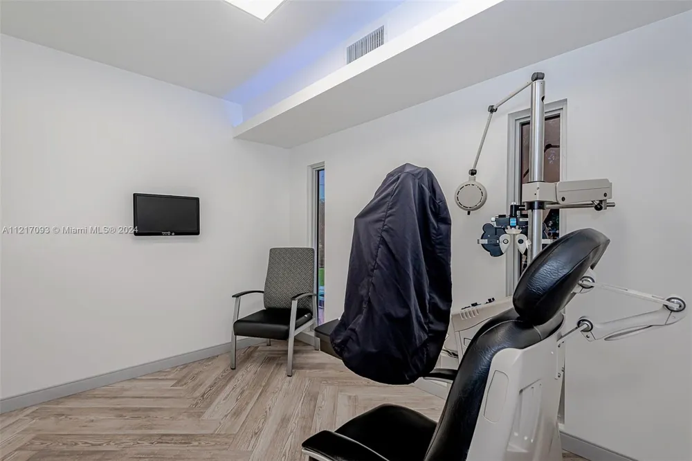 7700 Davie Road Ext Hollywood, FL 33024