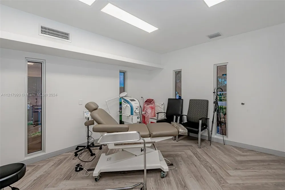 7700 Davie Road Ext Hollywood, FL 33024